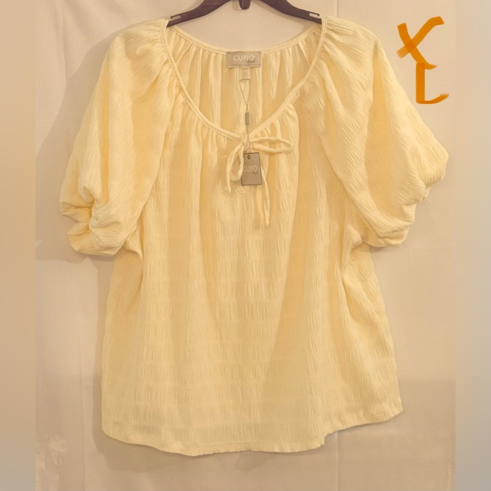Cupio Women's Light Cream Blouse